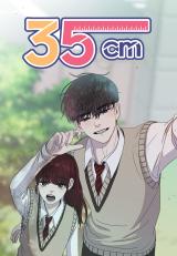 Reading Manhwa 35cm
