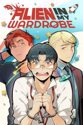 Reading Manhwa Alien in My Wardrobe